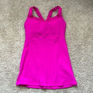 EUC Lululemon tank w/ shelf bra